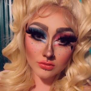 Meet your Posher, Caity